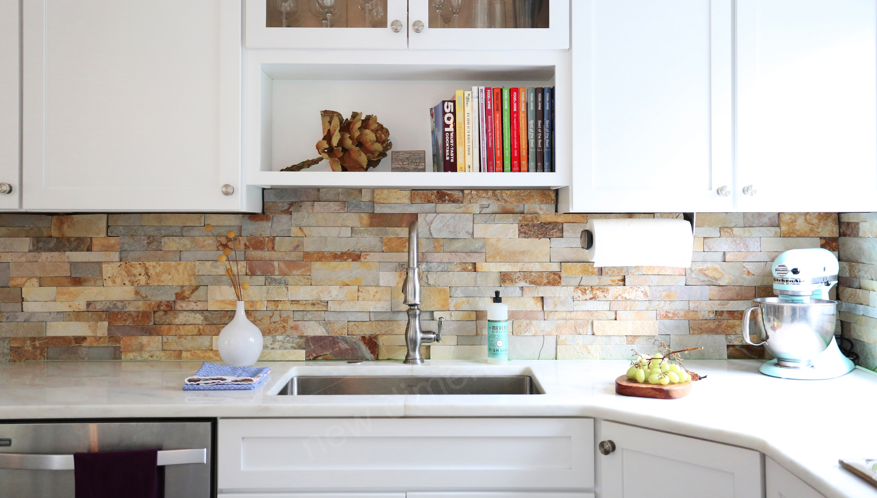 Https Wwwnorstoneusacom Blog Light And Bright Aztec Stacked Stone Backsplash In Orlando Fl