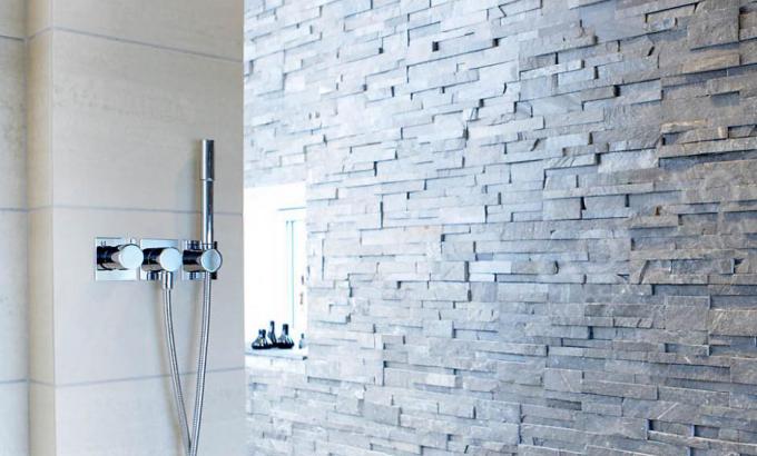 Shower Wall Panels vs Tiles